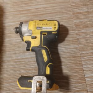 DeWALT DCF887