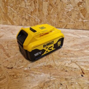 DeWALT DCB184
