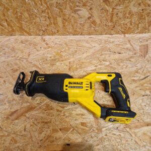 DeWALT DCS382