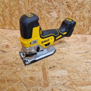 DeWALT DCS335